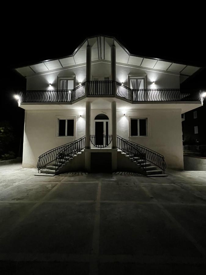Habitat Luxury Suites Bellona Exterior foto