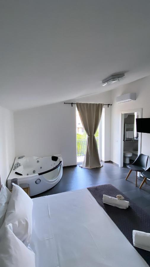 Habitat Luxury Suites Bellona Exterior foto